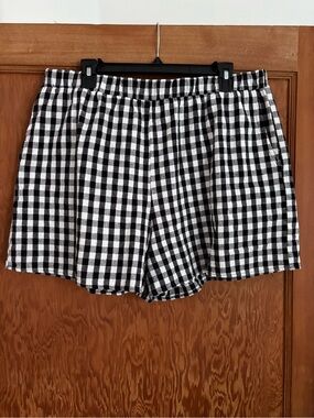 Black & White Gingham Linen Women's Shorts
